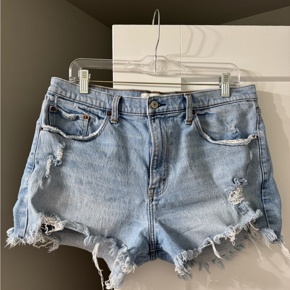 Abercrombie & Fitch High Rise Mom Short - Picture 1 of 3